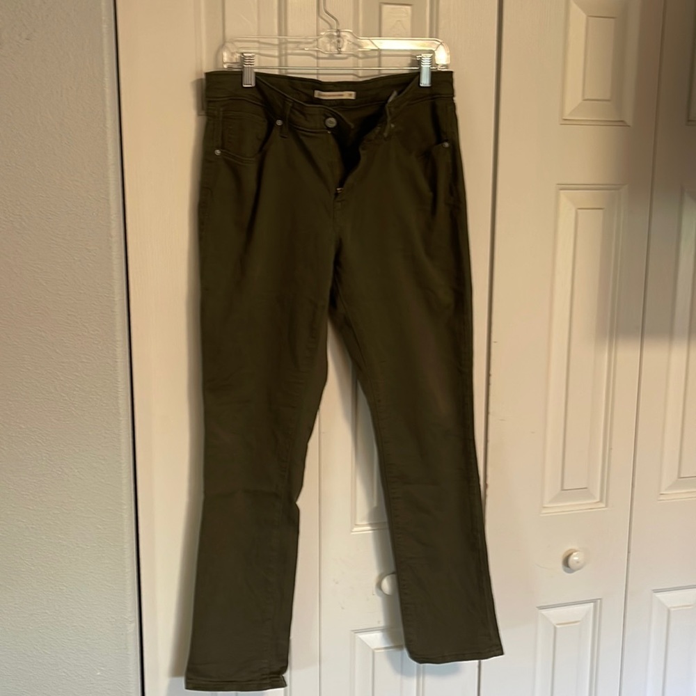 Levis straight legs size 31. Olive green.